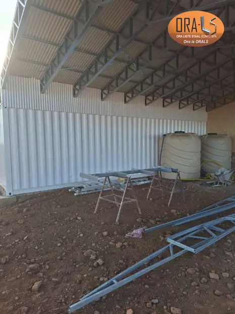 Warehouse stoor commercial using ORALS-supplied structural systems and materials