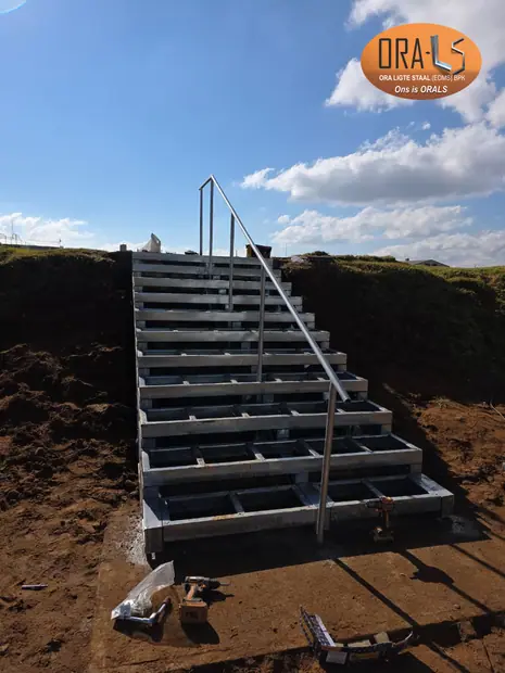 Custom stairs frame using ORALS-supplied structural systems and materials