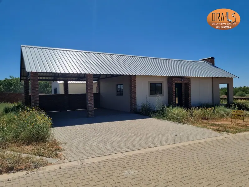 Residential house roof structure using ORALS-supplied structural systems and materials